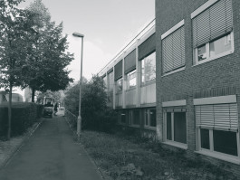 Bestandsaufnahme eines Anbaus der Universitaet Kassel (Hessen) 