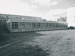 Bestandsaufnahme eines Anbaus der Universitaet Kassel (Hessen) 